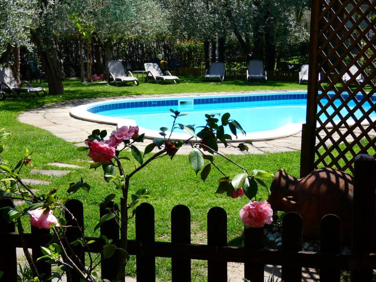 Residence Villa Degli Aranci Riva del Garda Ngoại thất bức ảnh